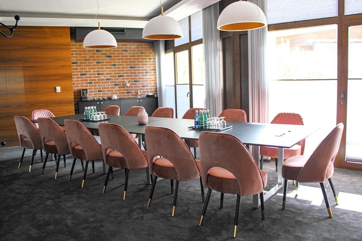 Willa Port Острода Екстериор снимка Meeting room