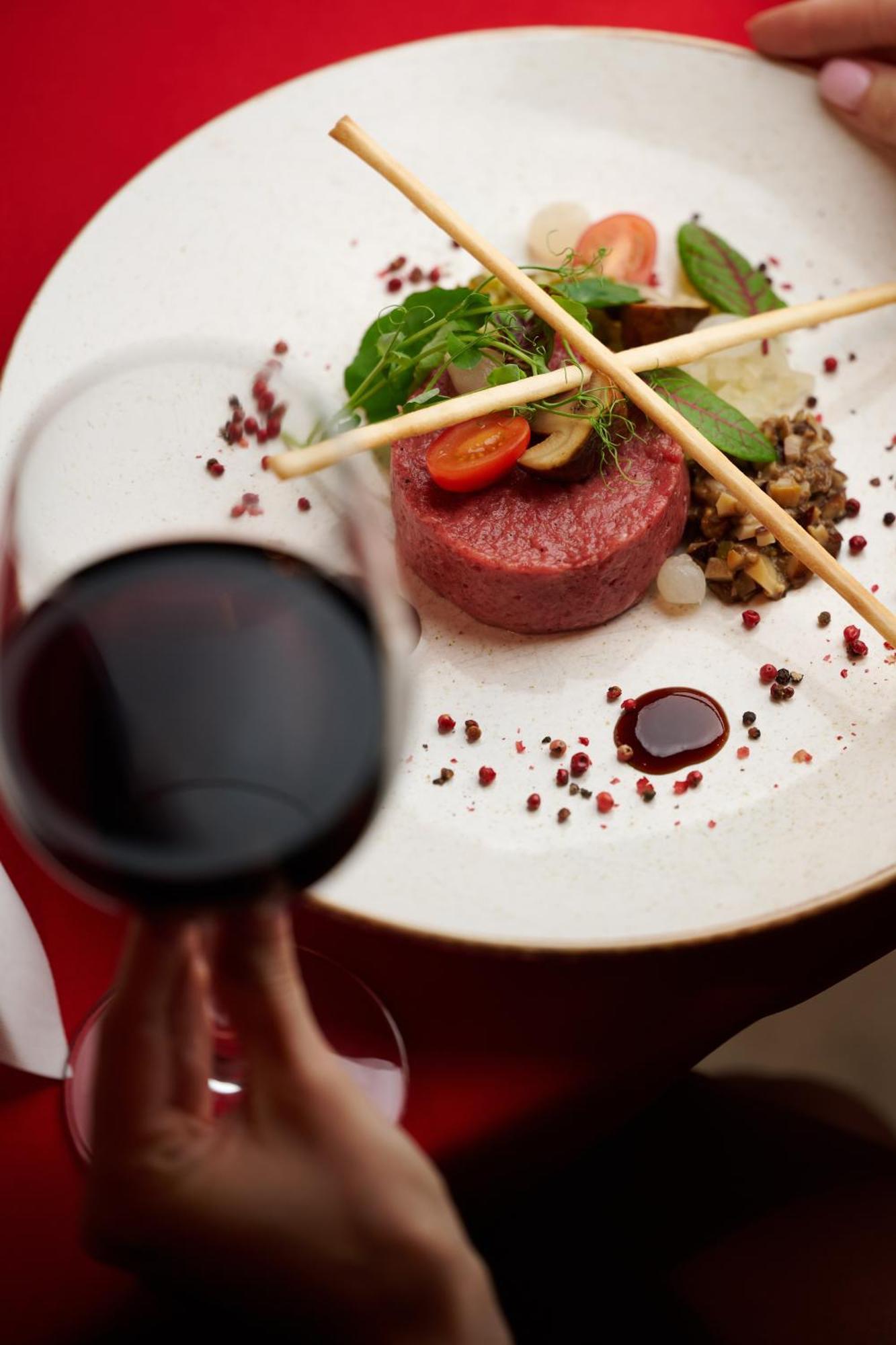Willa Port Острода Екстериор снимка A steak and wine dinner